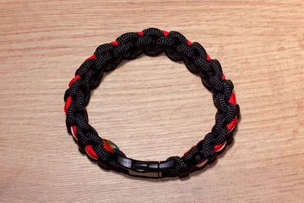 HUN cobra paracord karkötő