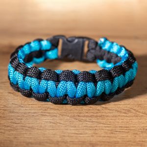 Kék-fekete paracord karkötő