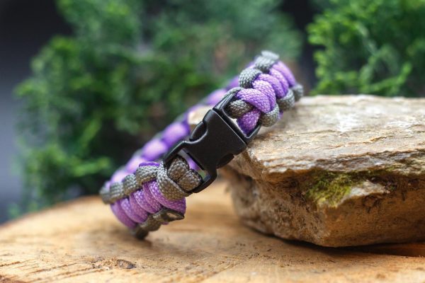 Lila-szürke cobra paracord karkötő