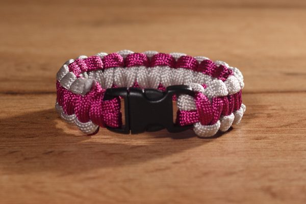 Magenta-Világosszürke paracord karkötő